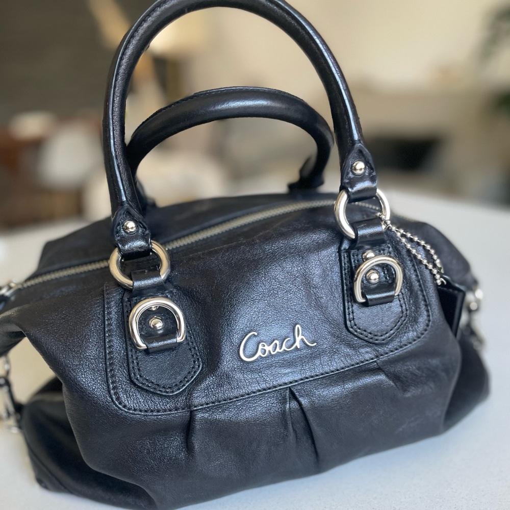 Coach shoulder bag with handle, like new condition